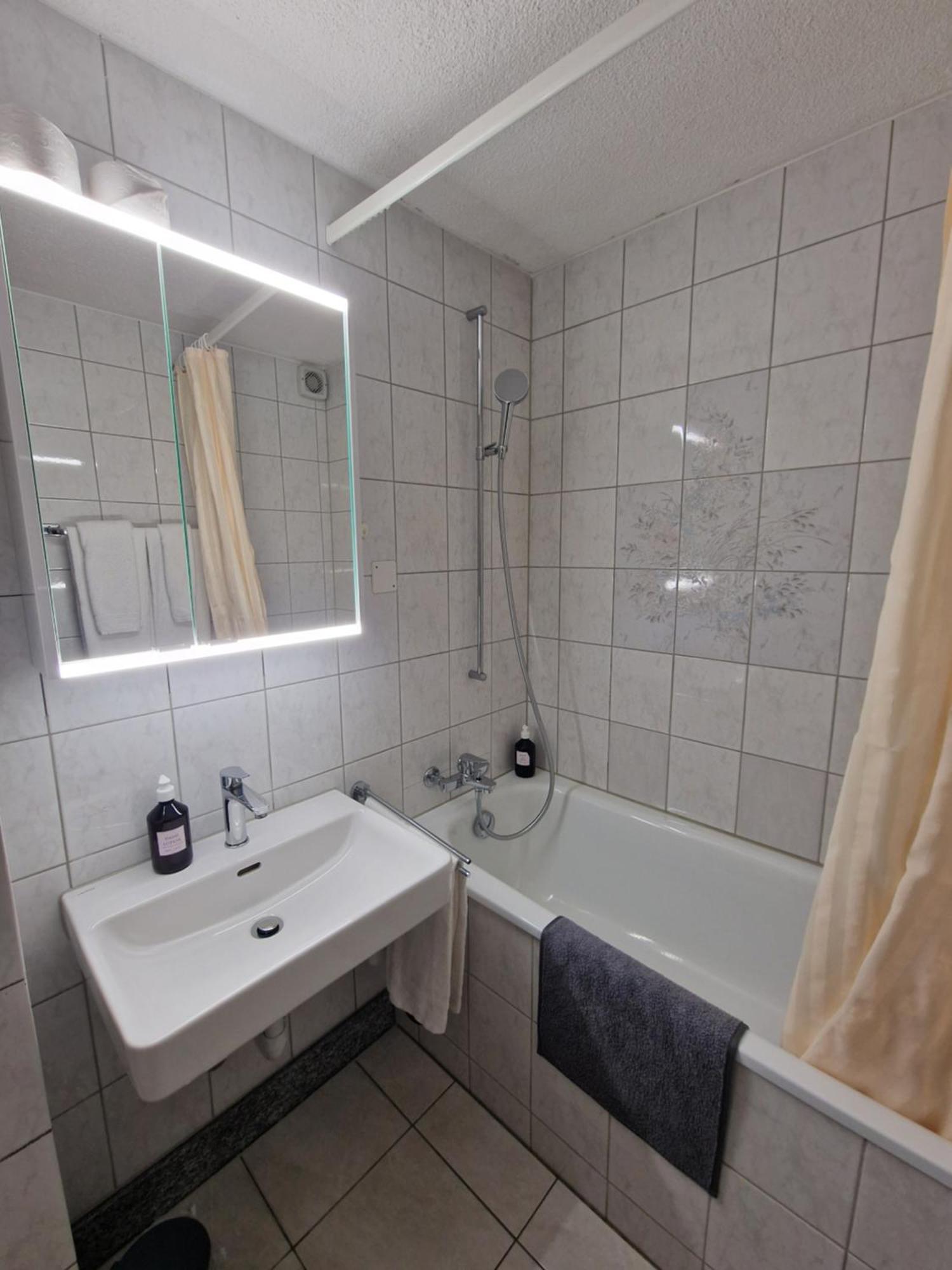 Plaza Hotel Кройцлинген Екстериор снимка